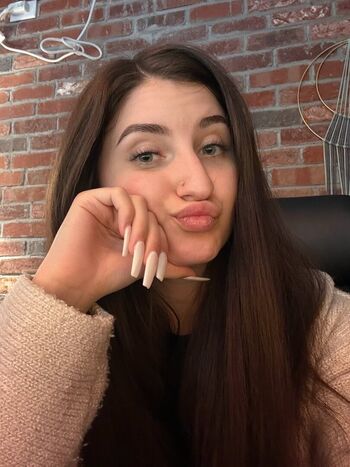 Full leaked Madeline west page private onlyfans photo