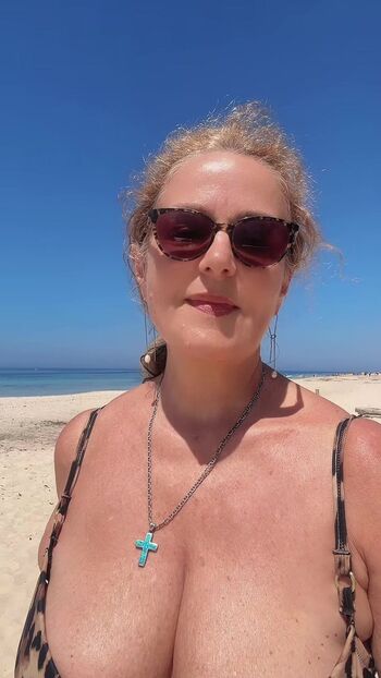 Full leaked Marianna page private onlyfans photo