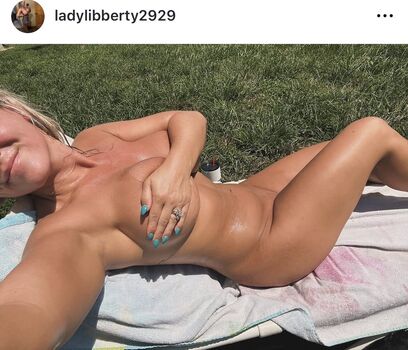 Full leaked Martumartin private onlyfans photo