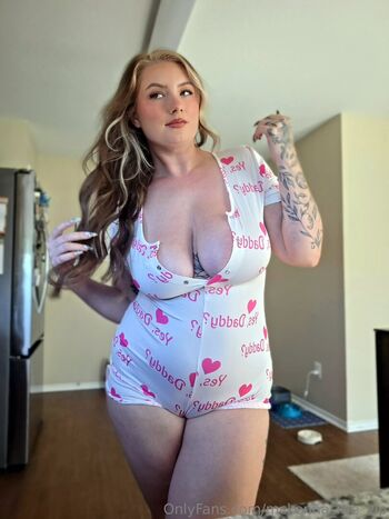 McKenna Rae  (pawgdownthestreet121)