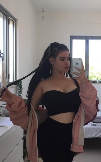 Full leaked Meshi roter page private onlyfans photo