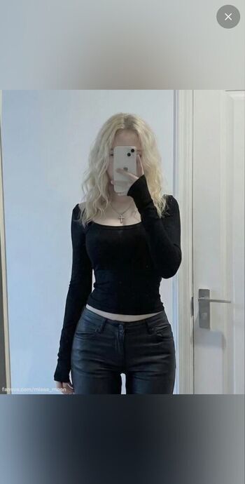 Full leaked Mia moon private onlyfans photo