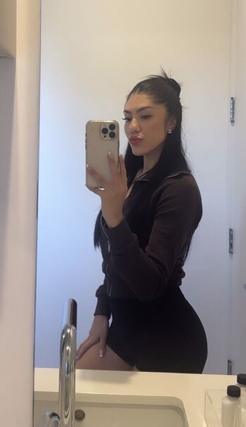 Full leaked Mia summerr private onlyfans photo