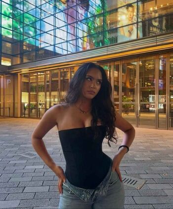 Full leaked Miadyilmaz private onlyfans photo