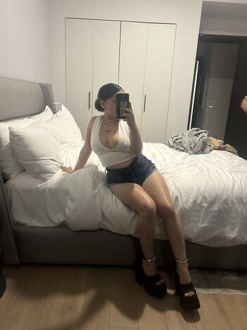 Full leaked Miamiimamiiii private onlyfans photo