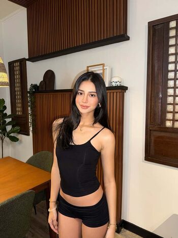 Full leaked Micaellamnn page private onlyfans photo