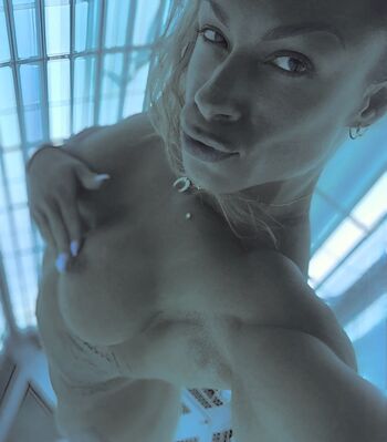 michiemoonliftsheavytingz / michelle moon ifbb figure pro