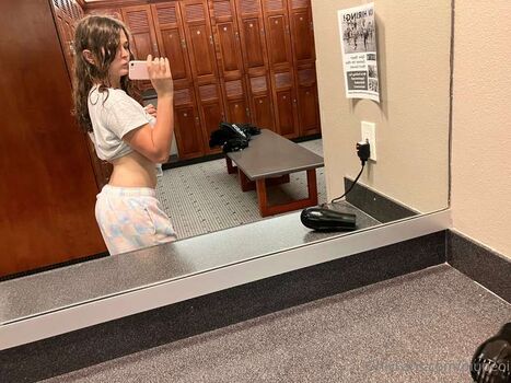 Full leaked Mila jade/ private onlyfans photo