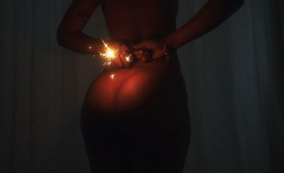 Mikaela Lafuente / Mika Lafuente