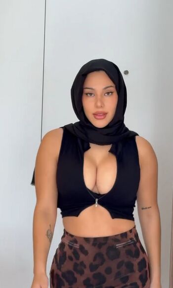 Full leaked Curvybratashlee/ private onlyfans photo