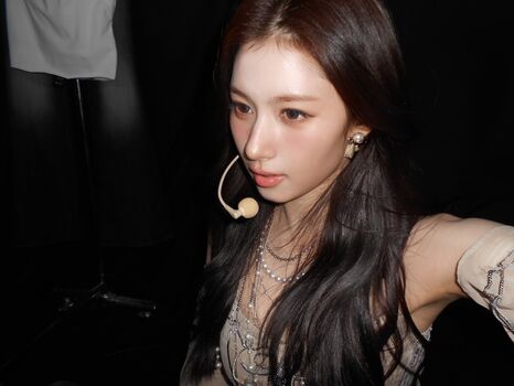 Minatozaki Sana (TWICE)