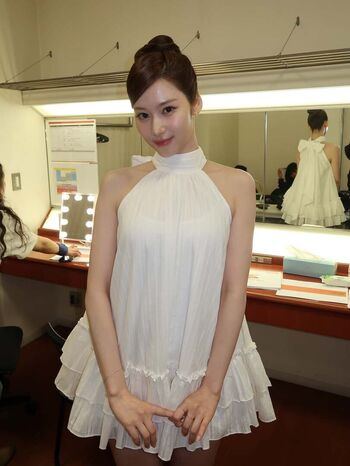 Full leaked Minatozaki sana page private onlyfans photo