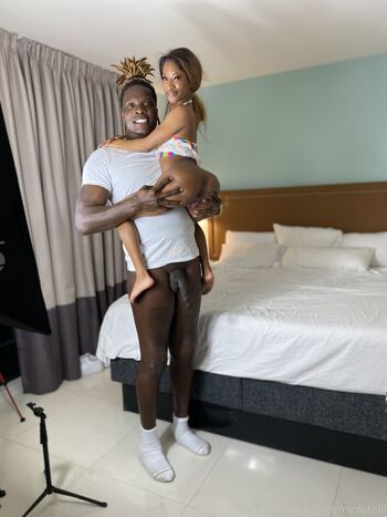 Full leaked Mini stalli page private onlyfans photo