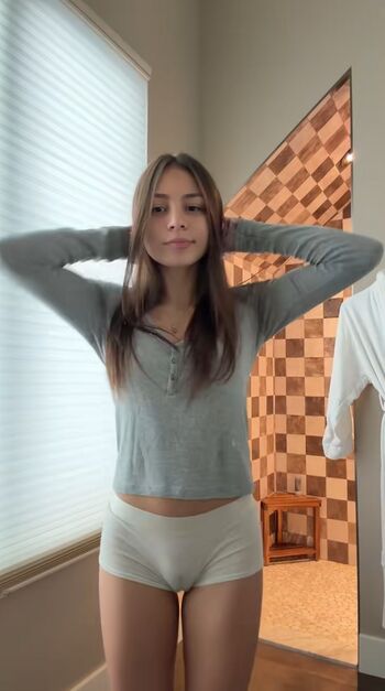 Full leaked Minicaryn private onlyfans photo