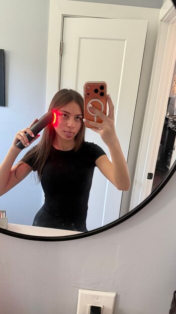 Full leaked Minicaryn private onlyfans photo