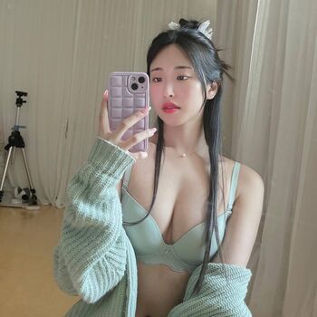 Full leaked Minimini private onlyfans photo