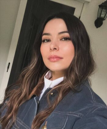 Miranda Cosgrove