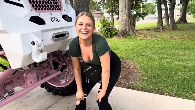 Full leaked Miss snowwolf jku private onlyfans photo