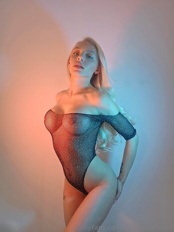 Full leaked Misskinsella private onlyfans photo