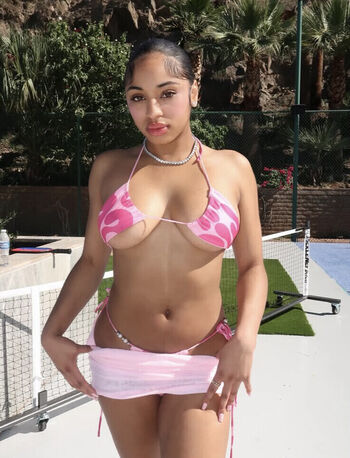 Full leaked Misspearl private onlyfans photo