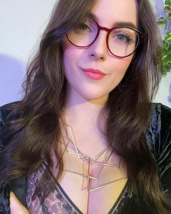 Mistress Ruby Rousson