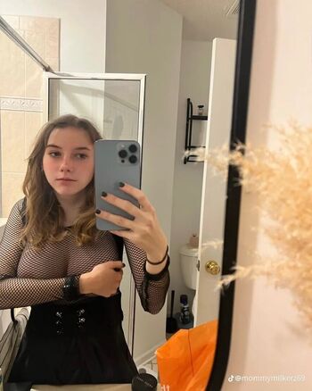 Full leaked Mommymilkerz private onlyfans photo