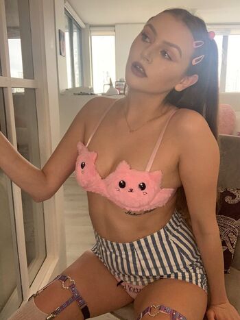 Full leaked Mona luna bean private onlyfans photo