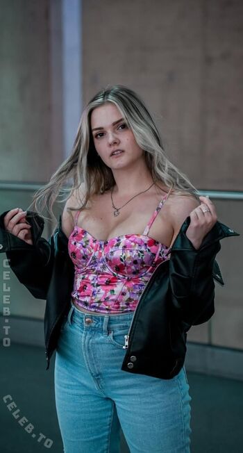 Full leaked Mondwika private onlyfans photo