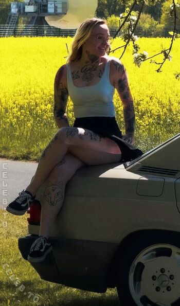 Full leaked Ms lxura private onlyfans photo