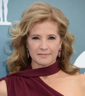 Nancy Travis