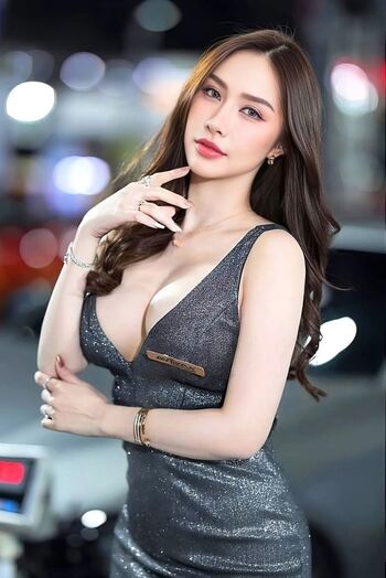 Natchomporn Laprasong