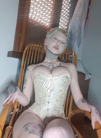 Full leaked Nausicaarondina private onlyfans photo