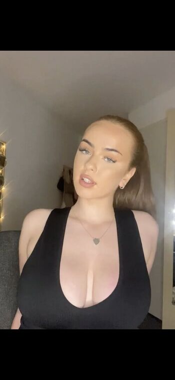 Full leaked Neave dare page private onlyfans photo