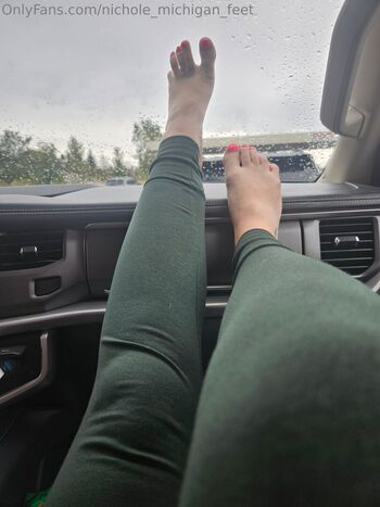 nichole_michigan_feet