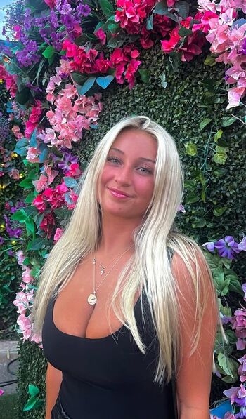 Full leaked Eva paddock/ private onlyfans photo