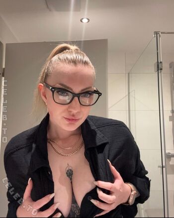 Full leaked Littlesshine/ private onlyfans photo