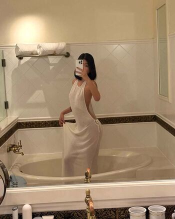 Full leaked Venusmoorez/ private onlyfans photo