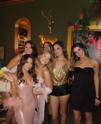 Full leaked Olivialopes private onlyfans photo