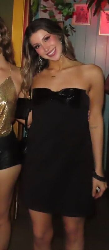 Full leaked Olivialopes private onlyfans photo