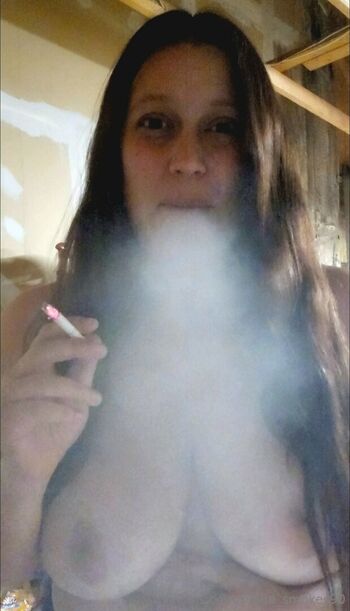 paige_smokes90