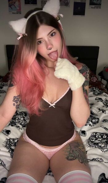 Full leaked Pandahugz private onlyfans photo