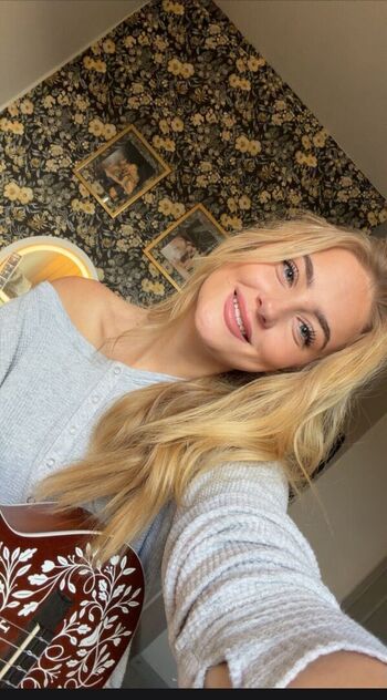 Full leaked Parisangel private onlyfans photo