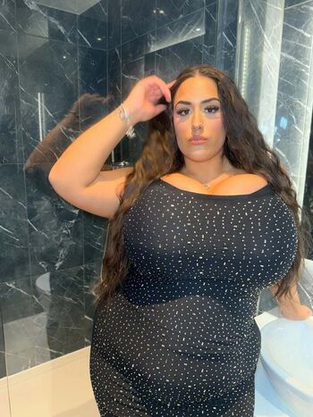 Full leaked Pettiana cypriotmami private onlyfans photo