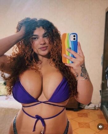 Full leaked Phavolla private onlyfans photo