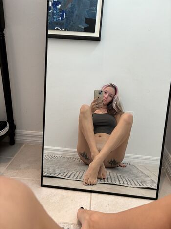 Full leaked Poppy quinn private onlyfans photo