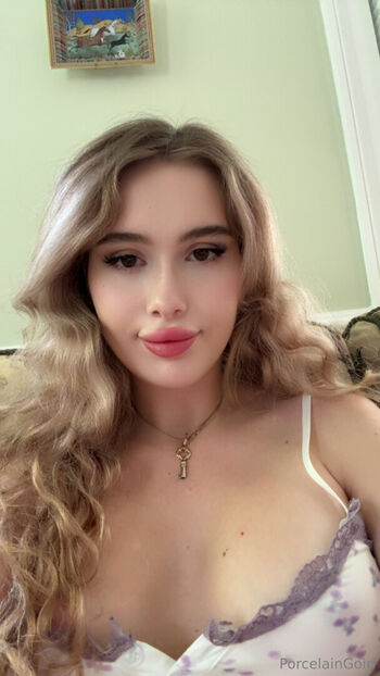 porcelaingoirl