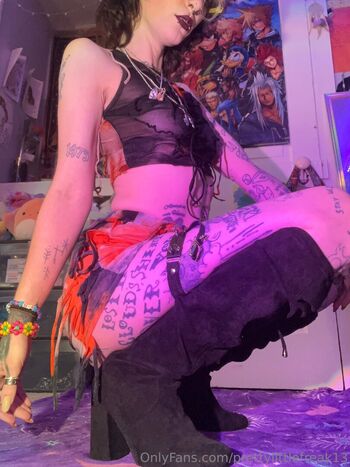 prettylittlefreak13