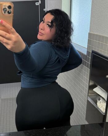 Full leaked Prettymontsy private onlyfans photo