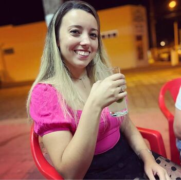 &Quot;Quem É Essa&Quot; Pesquise Nomes Aqui.