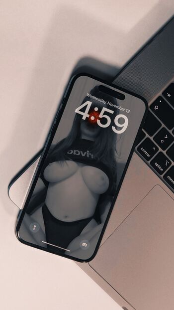 Full leaked Raposarosada private onlyfans photo